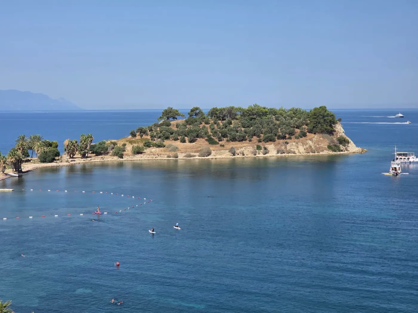 L'Isola dei Piccioni e il Mar Egeo a Kuşadası